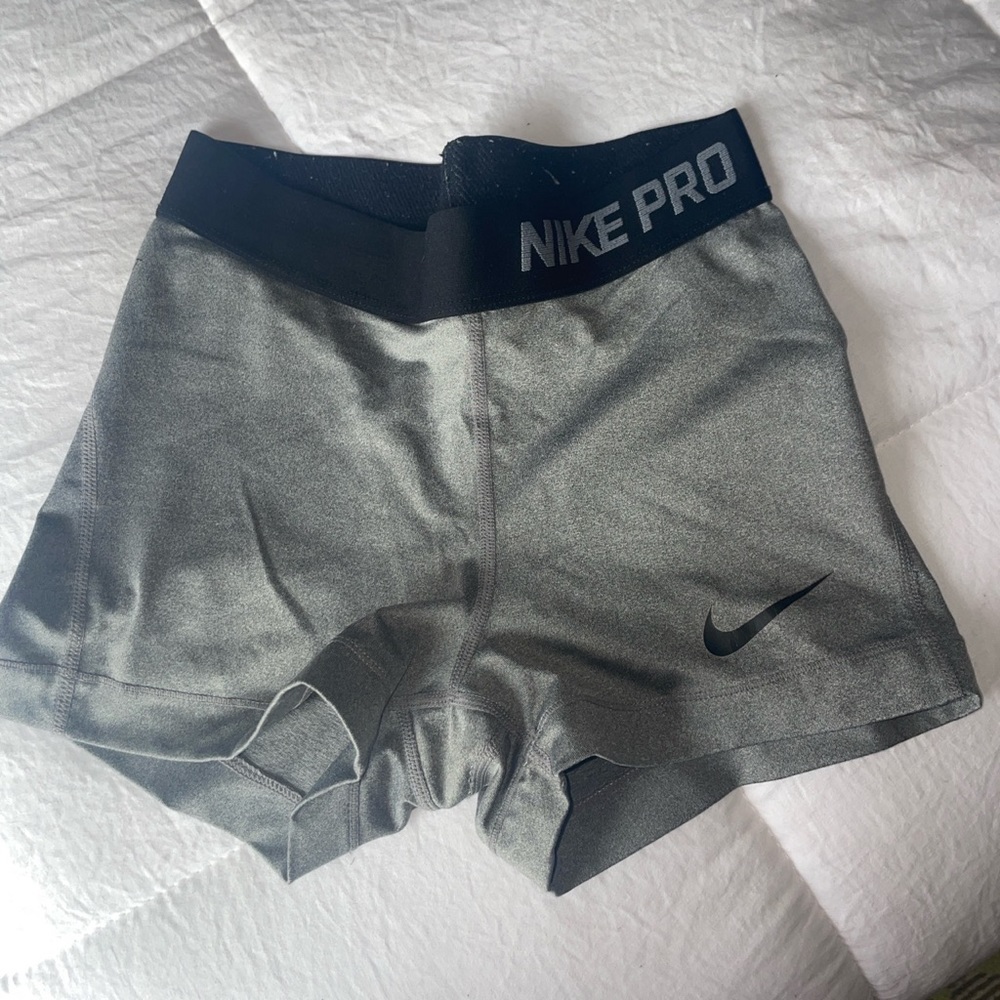 grey Nike pro